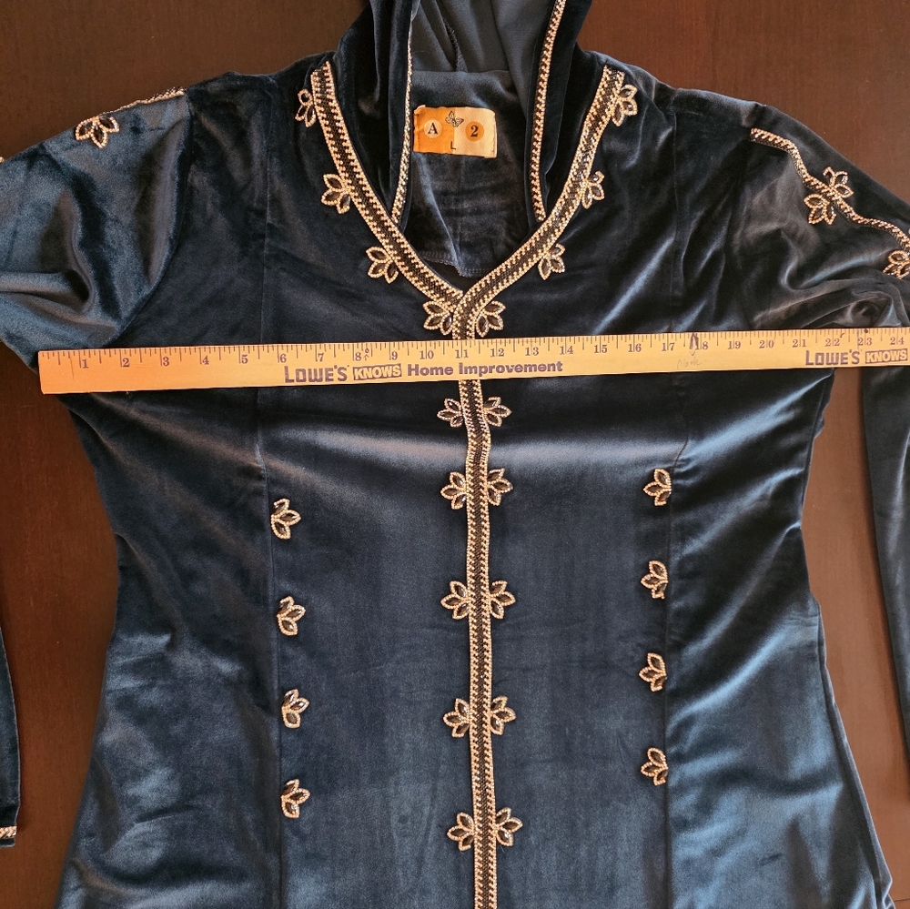 Game Of Thrones Velvet Embellished Gown With Hood Handmade - Picture 9 of 15